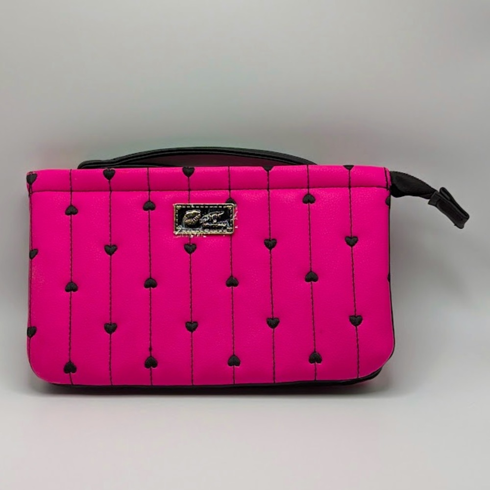 Hot pink Betsey Johnson heart clutch